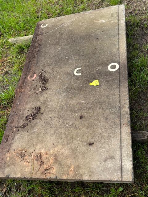 Lot 189 · Concrete pre formed slab 1.8m x 1m