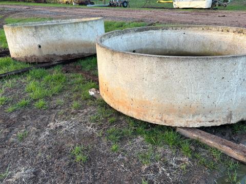 Lot 91 · 7' Concrete water trough