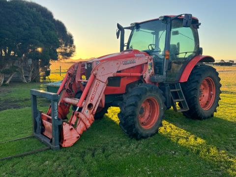 Lot 1 · Kubota M110GX 2016 Tractor