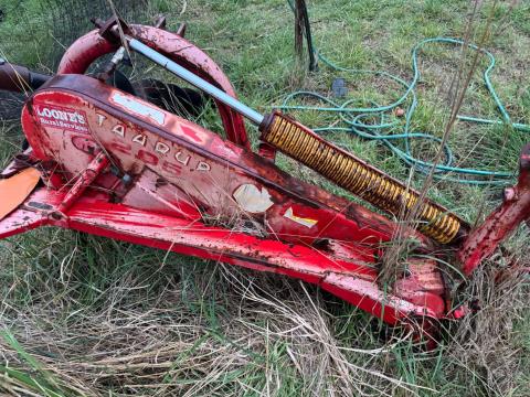 Lot 110 · Taarup 4 & 5 Disc Mower Parts