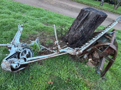 Lot 111 · Ferguson Finger Mower