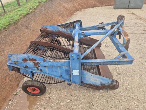 Lot 112 · Dobmac Twin Row Potato Digger