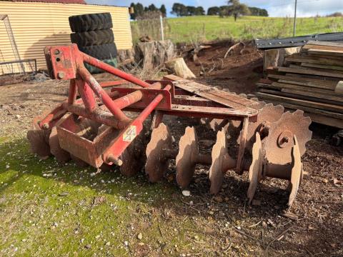 Lot 8 · Massey Ferguson 20 Plate Offset Discs