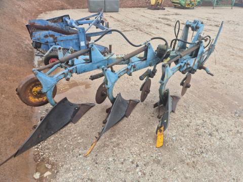 Lot 114 · Overum 3 Furrow Mouldboard Plough