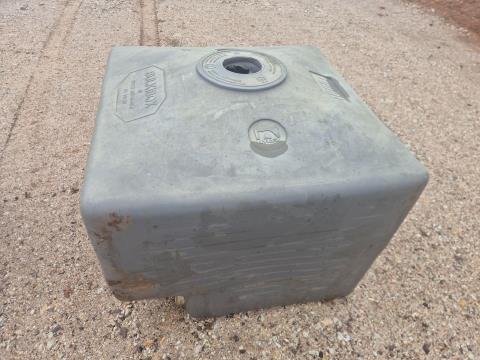 Lot 116 · 1000L Plastic Tank