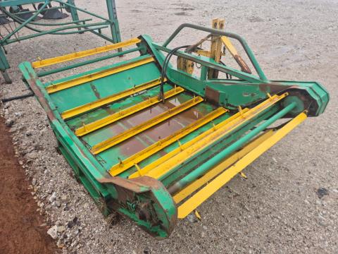 Lot 117 · Scorpion 3PL Bale Feeder