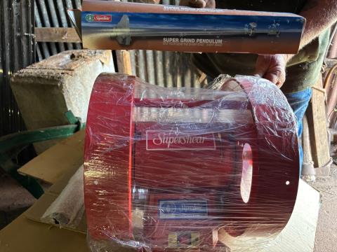 Lot 18 · NEW Sunbeam Double Ended Shearing Grinder