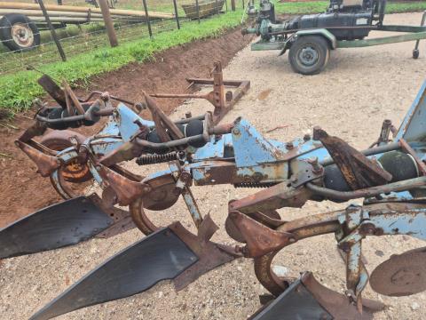 Lot 125 · Overum 3 Furrow Mouldboard Plough
