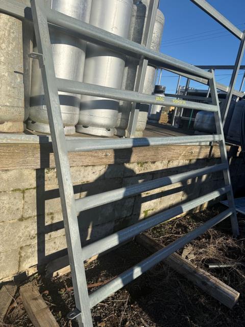 Lot 48 · Arrowquip XPE Panel 6 Bar