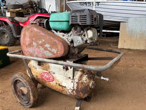 Lot 53 · Compak Petrol Engine Compressor