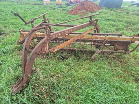Lot 138 · New Holland 56 Hay Rake