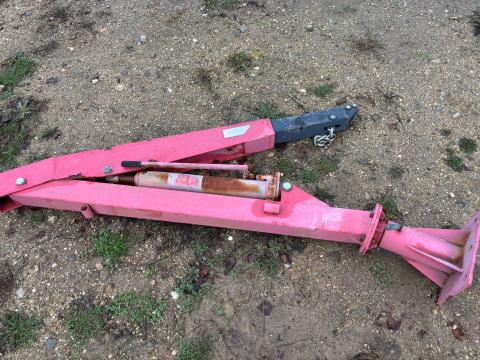 Lot 73 · Ute Crane