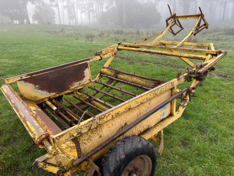 Lot 74 · Hulls Engineering Trailing Bale Feeder