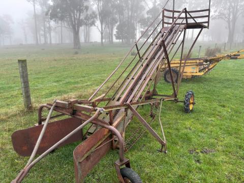 Lot 75 · Samuel Implements Bale Loader