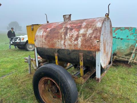 Lot 78 · 1000L Water Tanker