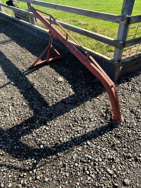 Lot 165 · Massey Ferguson Jib Crane