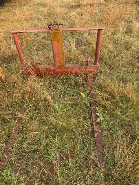 Lot 89 · Bale Forks 3PL