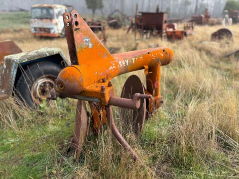Lot 94 · Massey Ferguson 2 Disc Plough