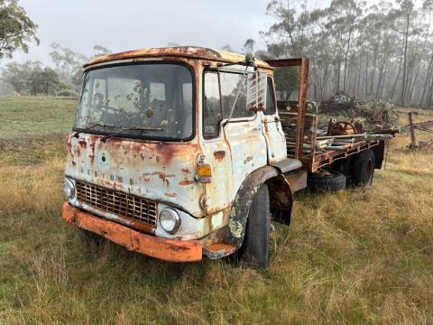 Lot 97 · Bedford Tk Truck Parts