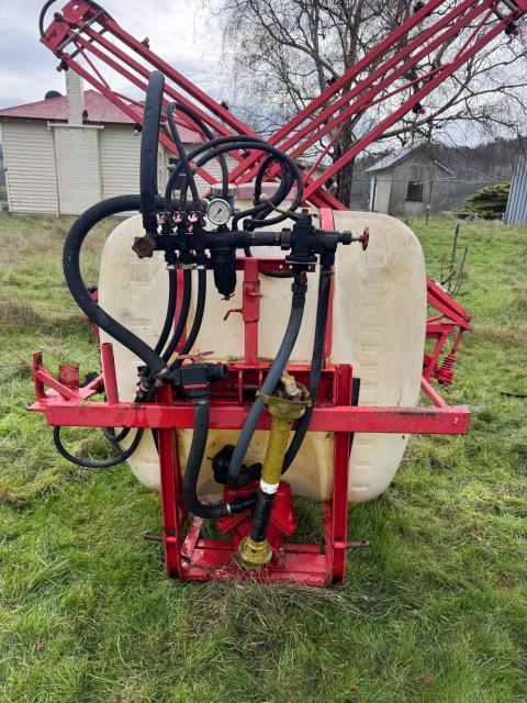 Lot 99 · Hardi 600L Spray Unit