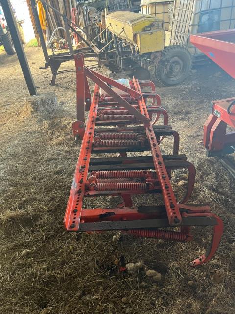 Lot 197 · Massey Ferguson 11 Tyne Cultivator
