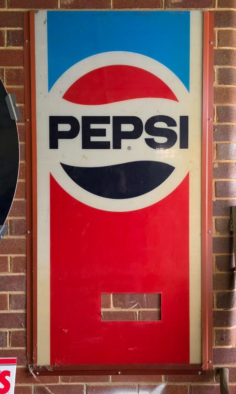 Pepsi Vending Machine Front 1649H X 800W