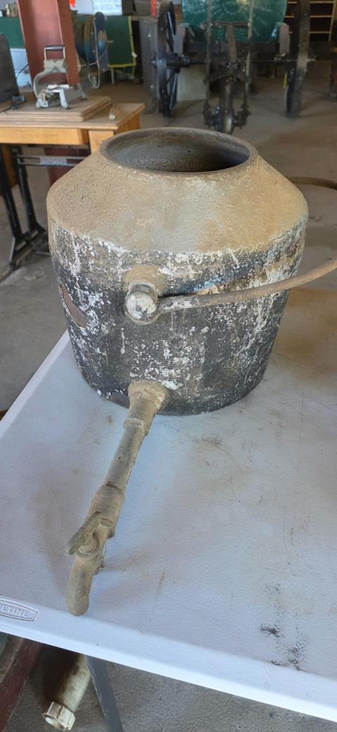 105 · Kendrick Fountain (missing lid)