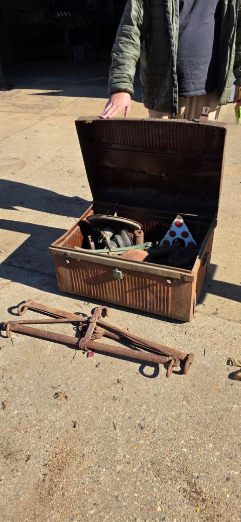 207 · Sundries lot of Mixed Goods