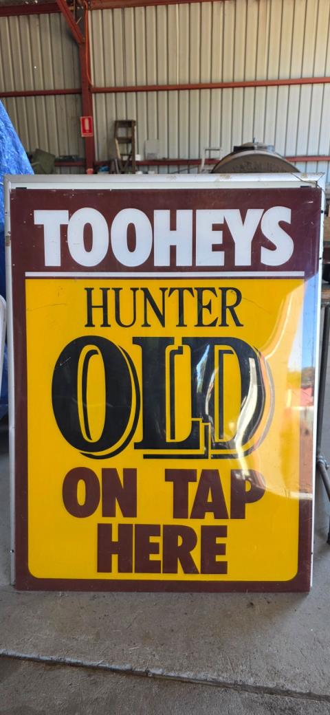 007 · Tooheys Hunter Old Perspex sign 1m high x 750mm wide