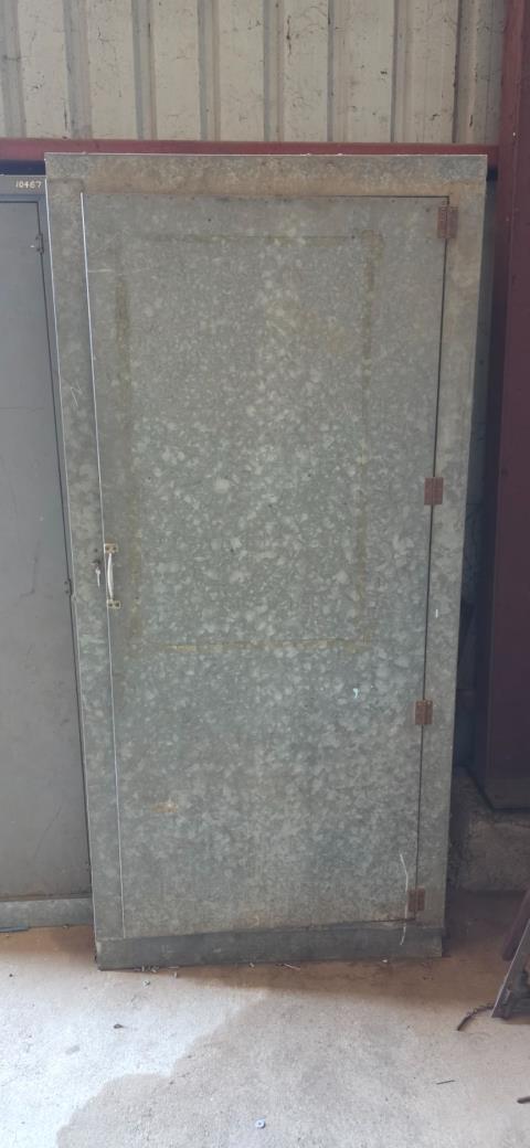 Large Gal Lockable Cabinet
