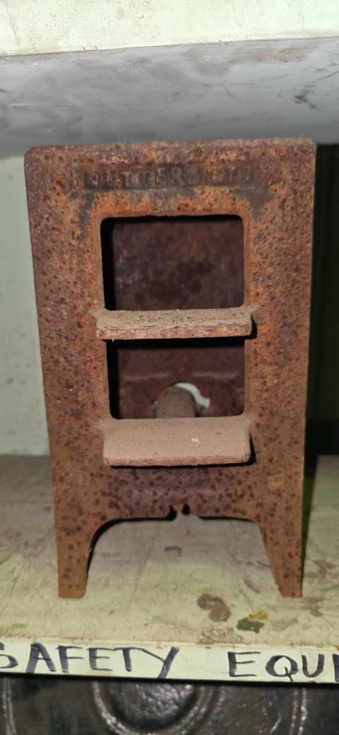042 · Metters cast kiln missing parts