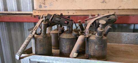 058 · 5 x Brass Torches