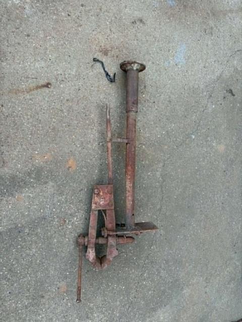 Large Leg Vice on Stand