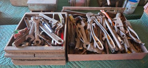 097 · Assortment of Tools