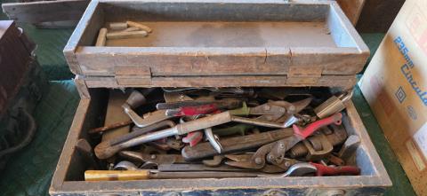 099 · Sundry Lot of tools