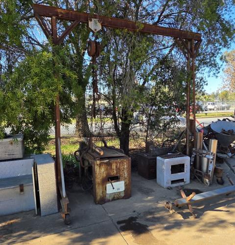 Large Gantry Crane with 2T Block & Tackle
