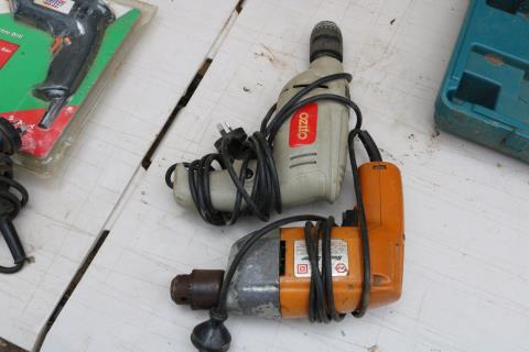 Lot 49 · Electric Drills x 2 - Black & Decker & Ozito