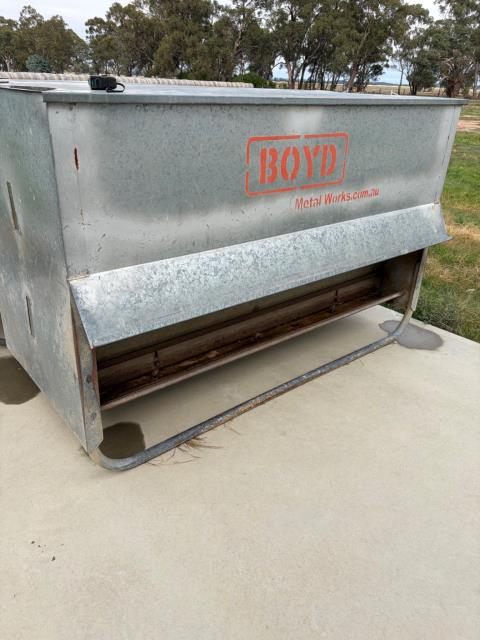 009 · Boyd Feeder (no.2)