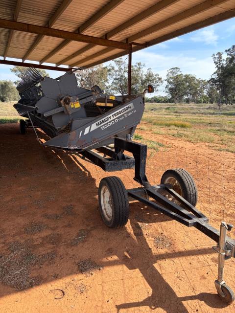 028 · Massey Ferguson Wind Row Front 25ft and Trailer