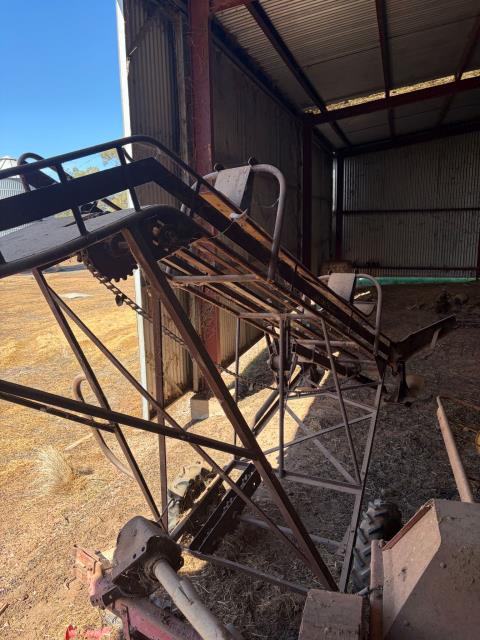 036 · Small Square Hay Elevator