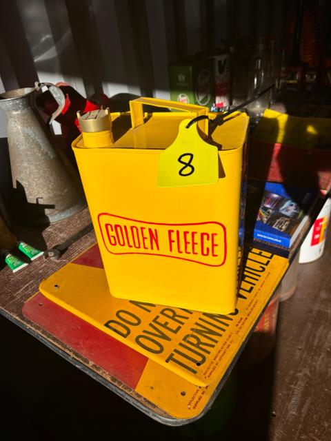 Golden Fleece 2 gallon fuel tank