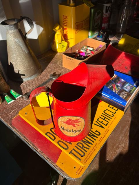 Mobilgas oil pot