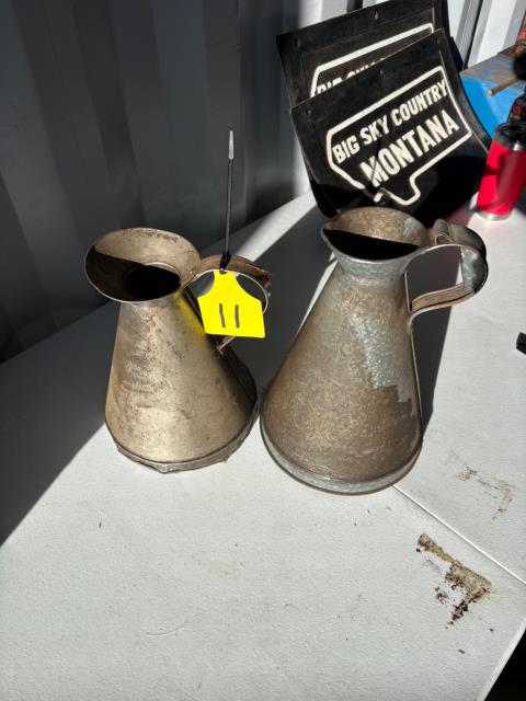 2 x oil pots