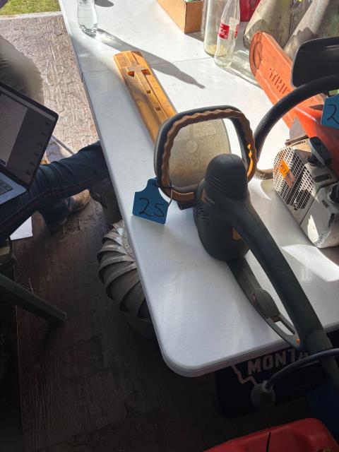 Lot 25 · Metabo Hedge Cutter