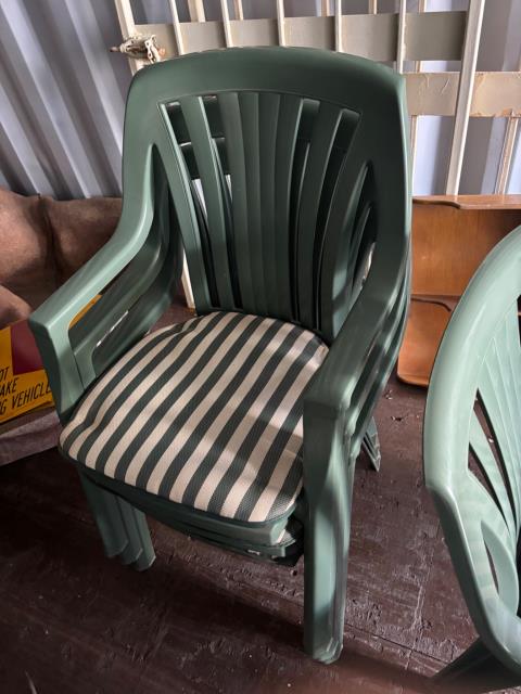 4 x outdoor chairs