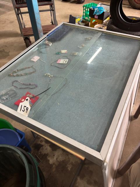 Lot 159 · Household Items