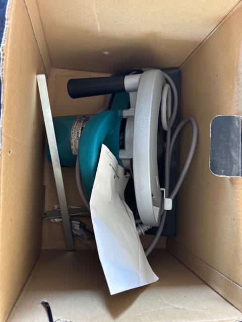Lot 74 · Makita 9'' Circular saw