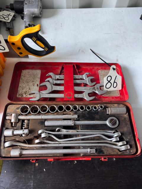 Lot 86 · Gt Spanner + Socket Set