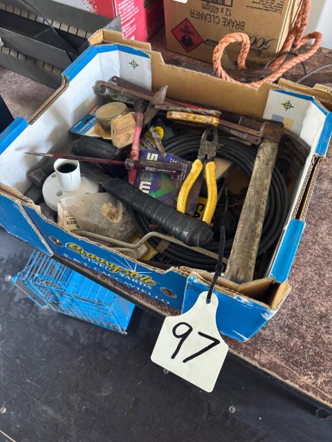 Lot 97 · Box Sundrys Hand Tools